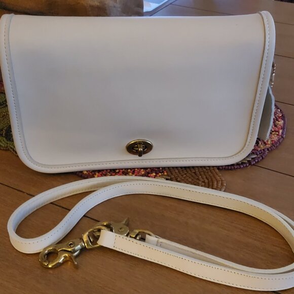 Vintage Coach Pocket Purse 9755 in Bone with Original Hangtag USA - Picture 1 of 10